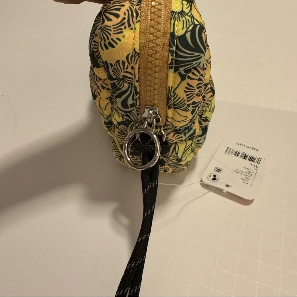 FP Movement by Free People Quilted Mini Pouch NWT - Picture 10 of 11